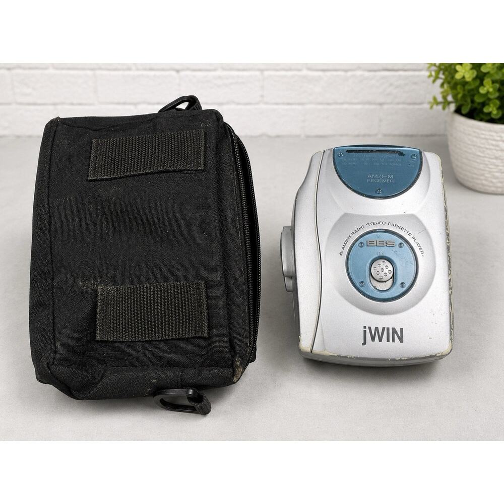 jWIN Portable AM/FM Stereo Cassette Player Walkman Silver w/ Case Parts